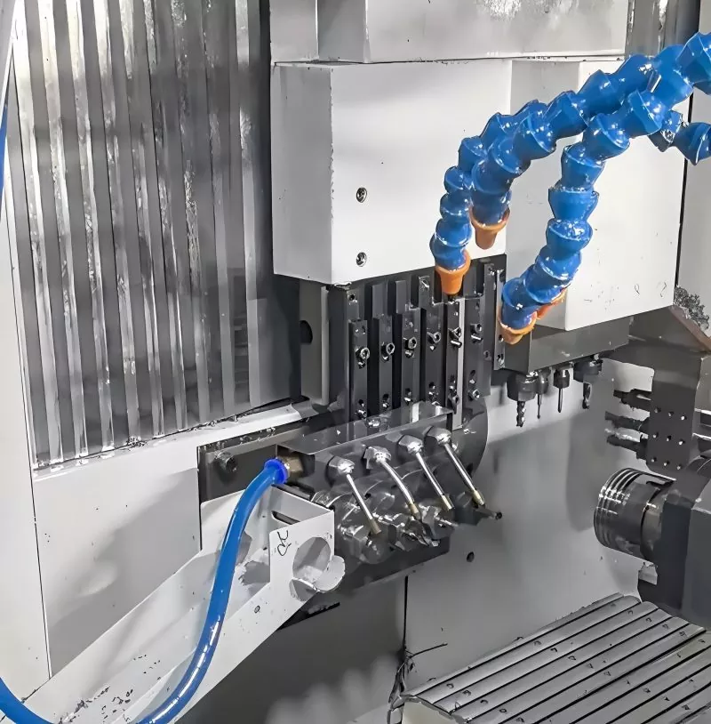 Мотоциклы Zhangxue участвуют в гонках на трассе при мощной поддержке Tuoyuan Metal